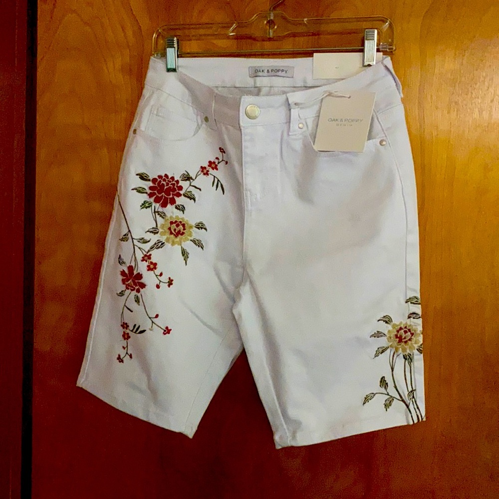 OK and poppy high-rise stretch short